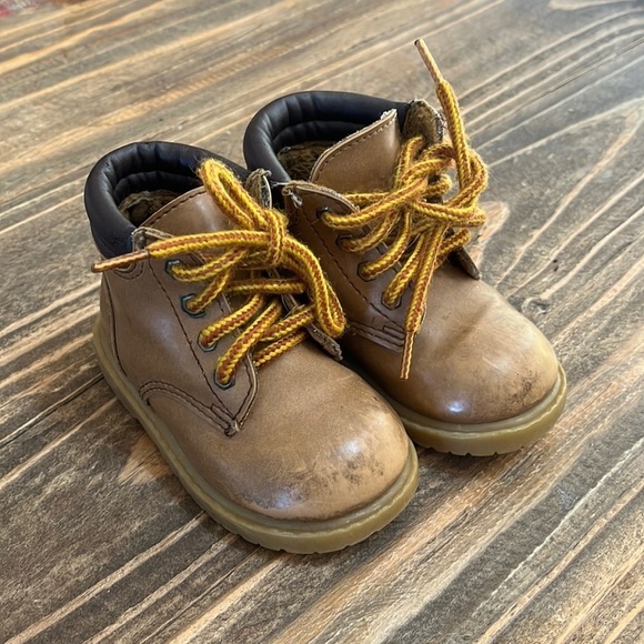 Vintage light brown work boot sace up baby boots, , size says 5w - Picture 1 of 12